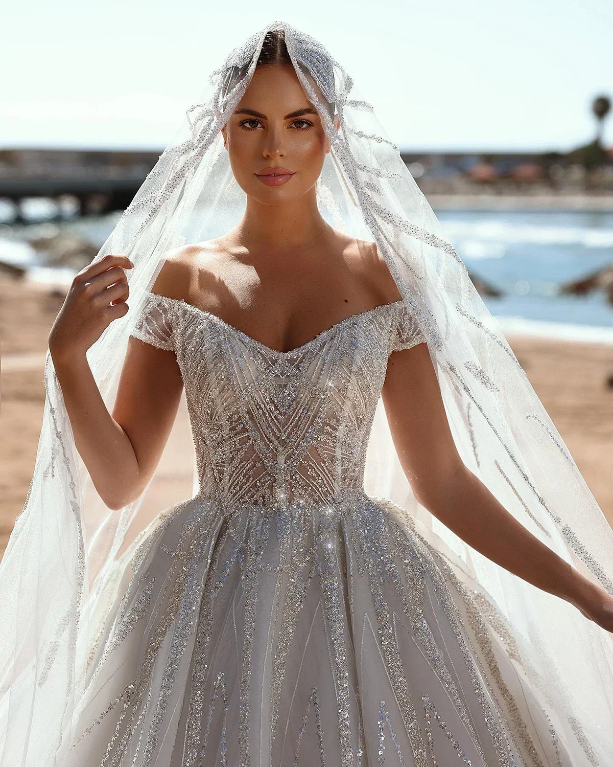 Luxury Off Shoulder Sparkling Bridal Ball Dress A-line Women's Wedding Glitter Sleeveless Bridal Dress Customized