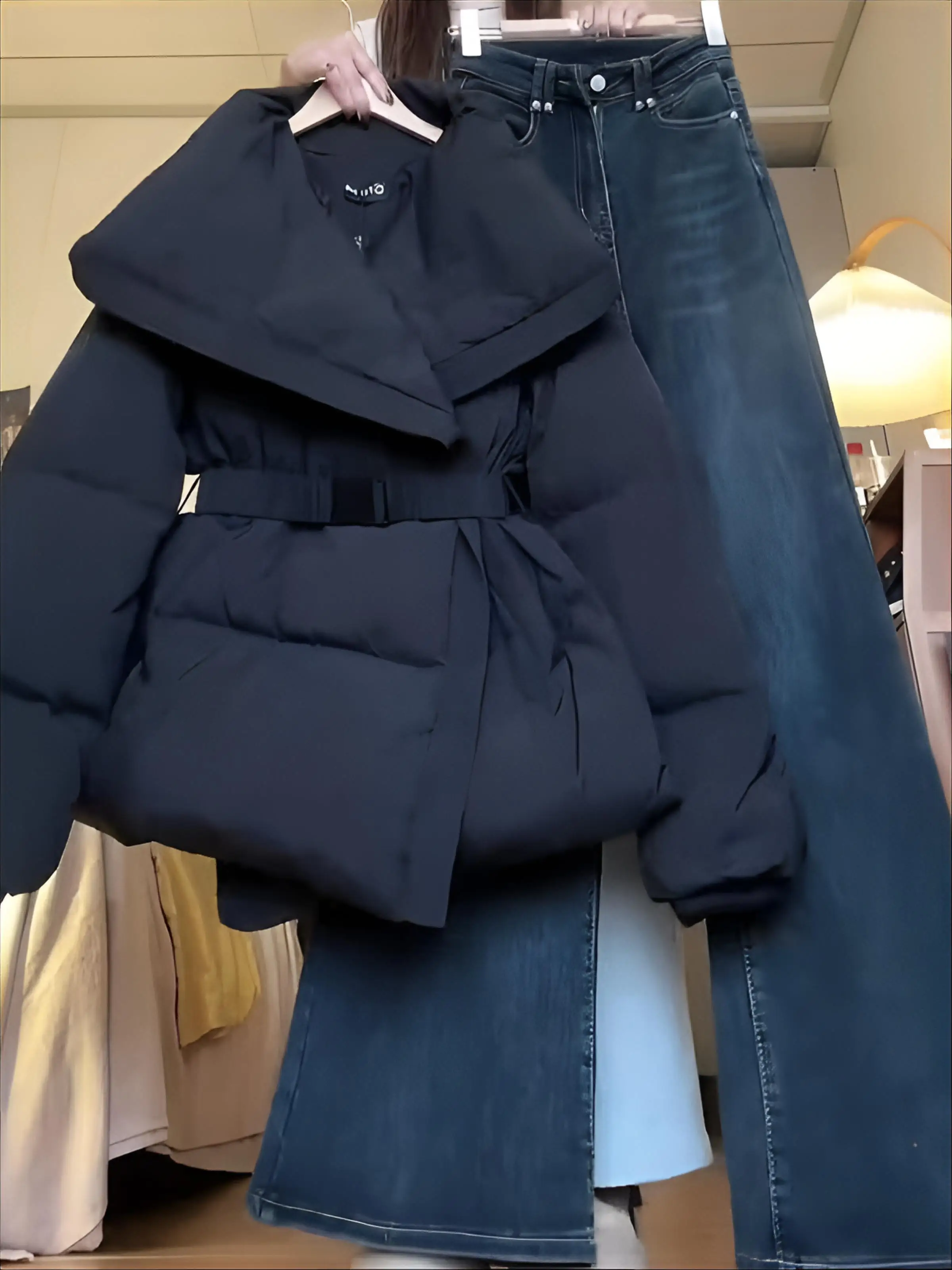 

Новые женские пуховики-парки: грязеотталкивающие, с контрастным узором, асимметричные, не требующие стирки, облегающие, удобные.