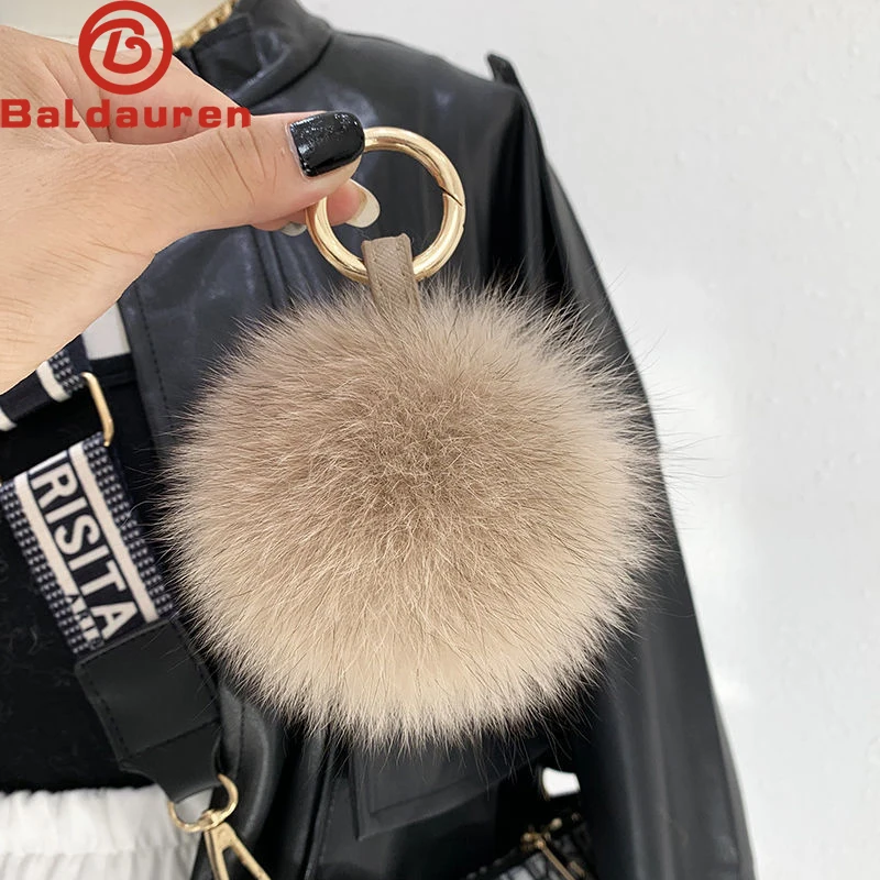 

2024 Luxury Brand 13 cm Real Fox Fur Ball Pom Poms Fur Pompom Ball High Quality Keychain Key Chain Metal Ring Pendant For Women