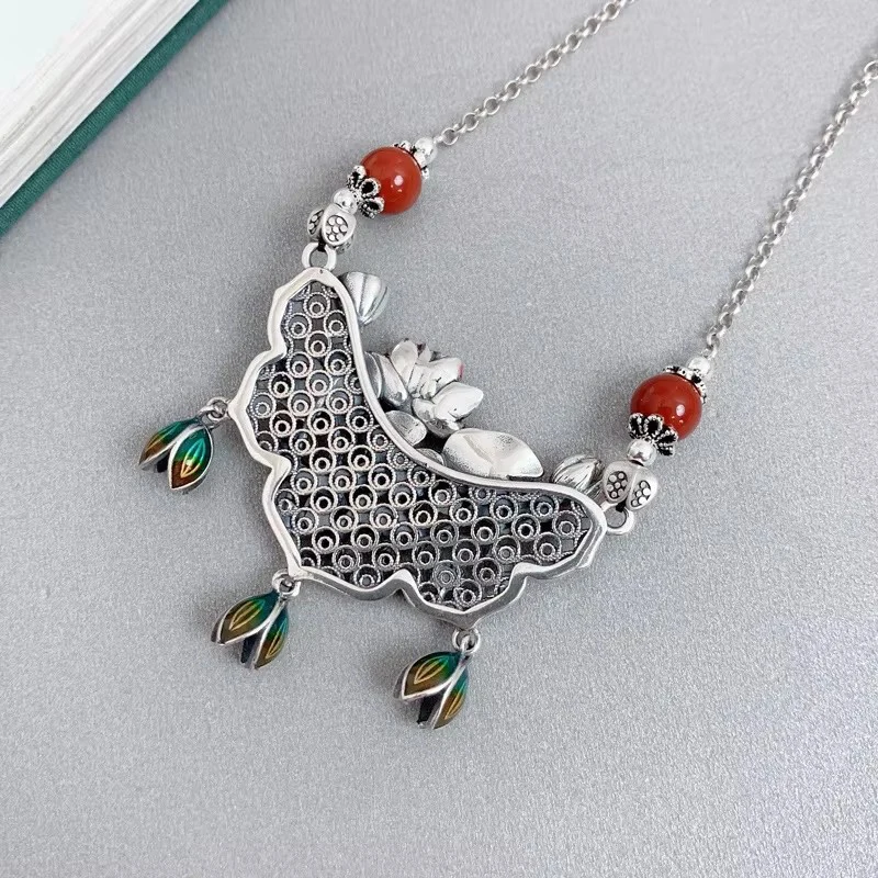 Fresh Classical 925 Silver Colored Enamel Lotus Leaf and Flower Tassel Necklace Pendant for Women clavicle chain Jewelry