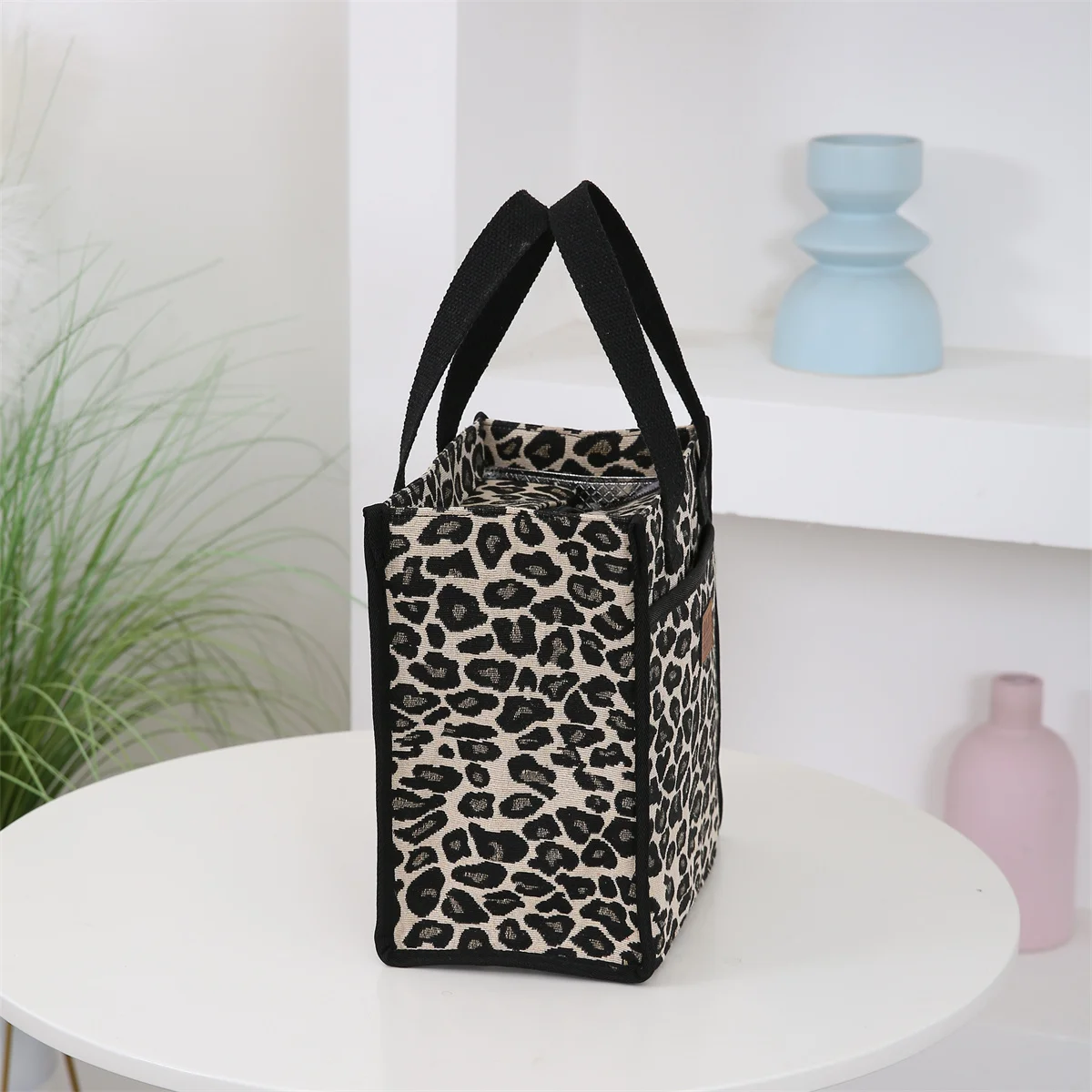 New knitted jacquard thickened fabric handbag, aluminum foil insulation inside zipper semi-closed lunch box bag, bento bag