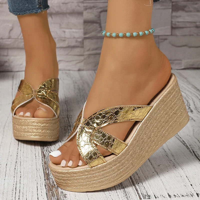 2023 sommer Neue Keil Sandalen frauen Mode Sommer Dicken Boden Hausschuhe frauen Leichte Dicken Boden Strand Schuhe