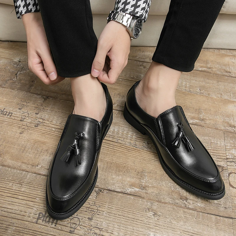 

New pointed tassel loafers men's British high-end fashion leather shoes casual business loafers a slip-on big size 46