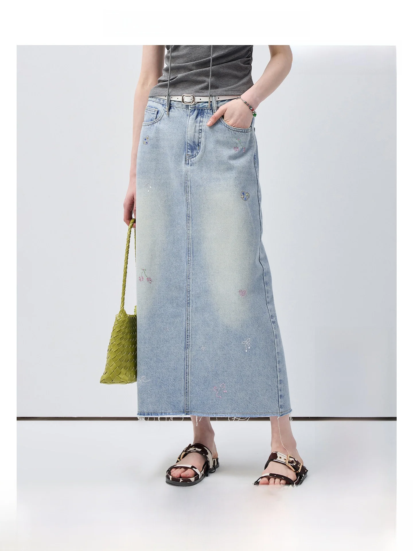 

Sakura Pink Rhinestone Decorated Denim Long Skirt Loose Feelings Summer New Arrival Half Skirt High Waist Straight Cut Commute