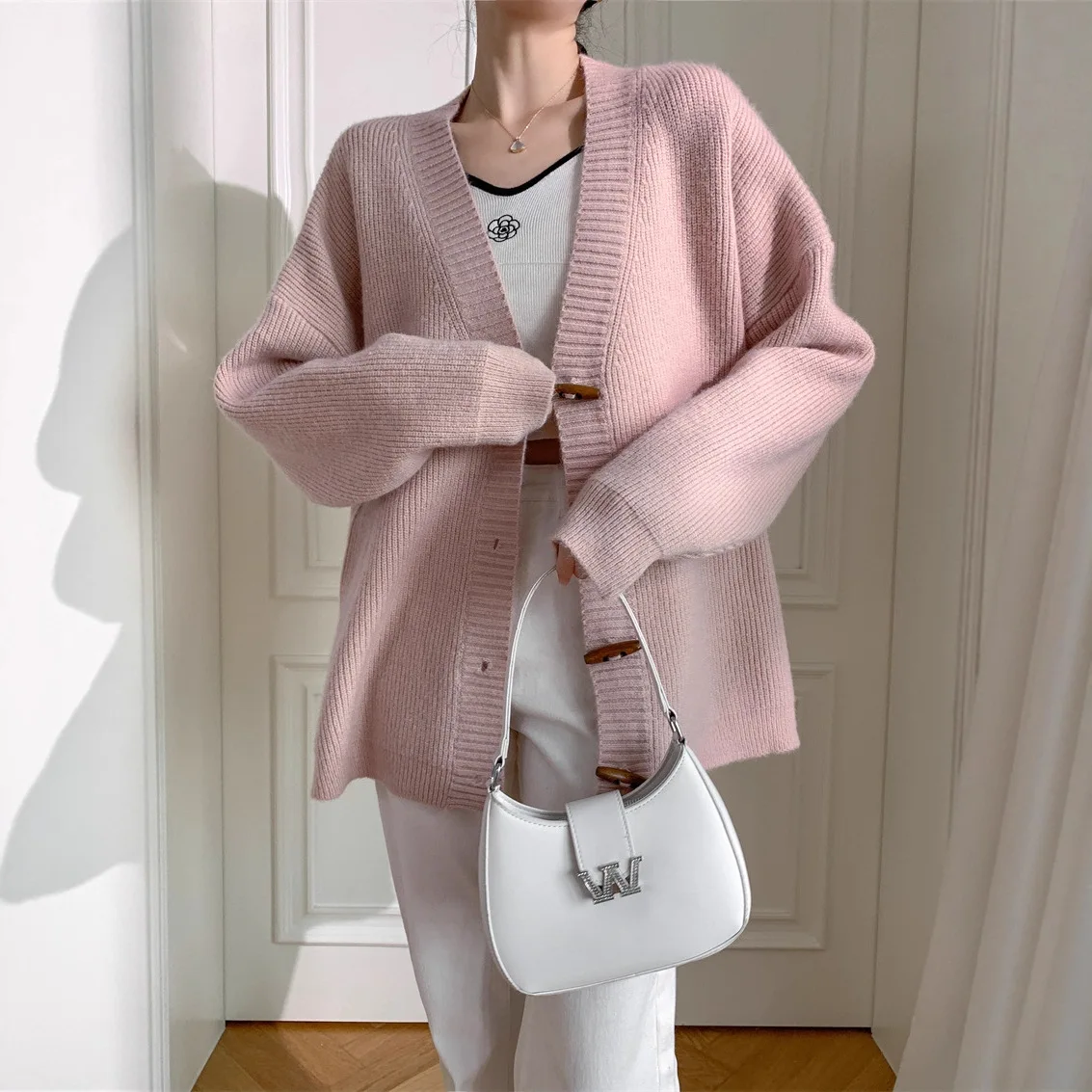 

Knitted Cardigan Sweaters Women Solid Short Jumpers Toggle Clasp V Neck Long Sleeves Single Breasted Casual 2025 Spring Autumn