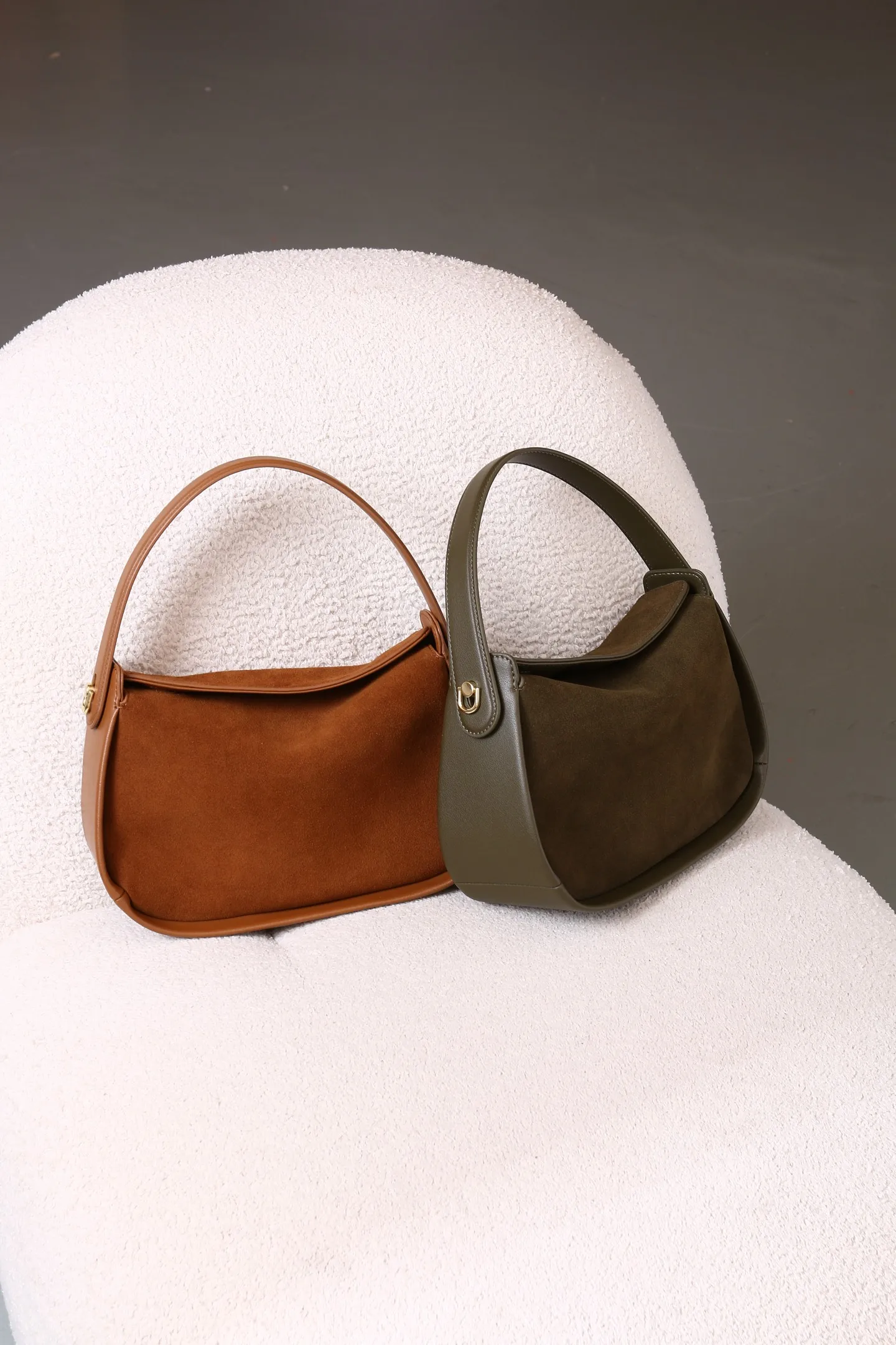 Borse a tracolla a spalla da donna Fahsion in pelle scamosciata di vacchetta Borsa da donna di lusso in pelle di design di alta qualità Borsa da donna con croce Hobos