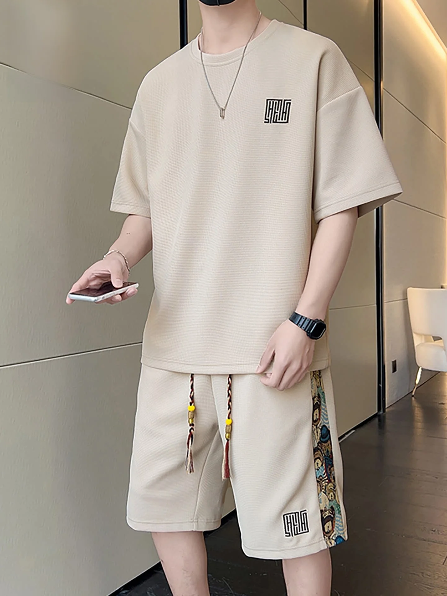 

Летний спортивный костюм Nainiu 2026 из ледяного шелка для мужчин, большие размеры, комплект из двух предметов: футболка с коротким рукавом и шорты, повседневный, из полиэфирного волокна