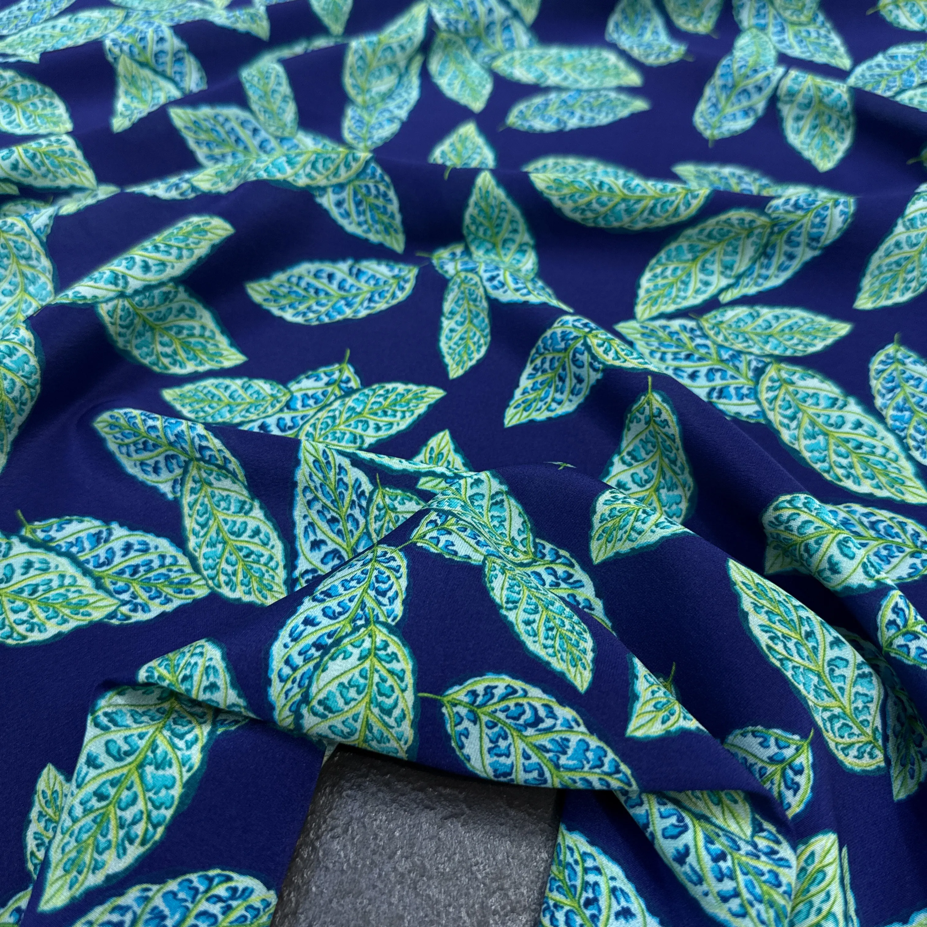 Green Leaves Printed Stretch Blue Silk Crepe de Chine Fabric for DIY Sewing Summer Comfortable Dress Pajamas Silk Fabric FR7063