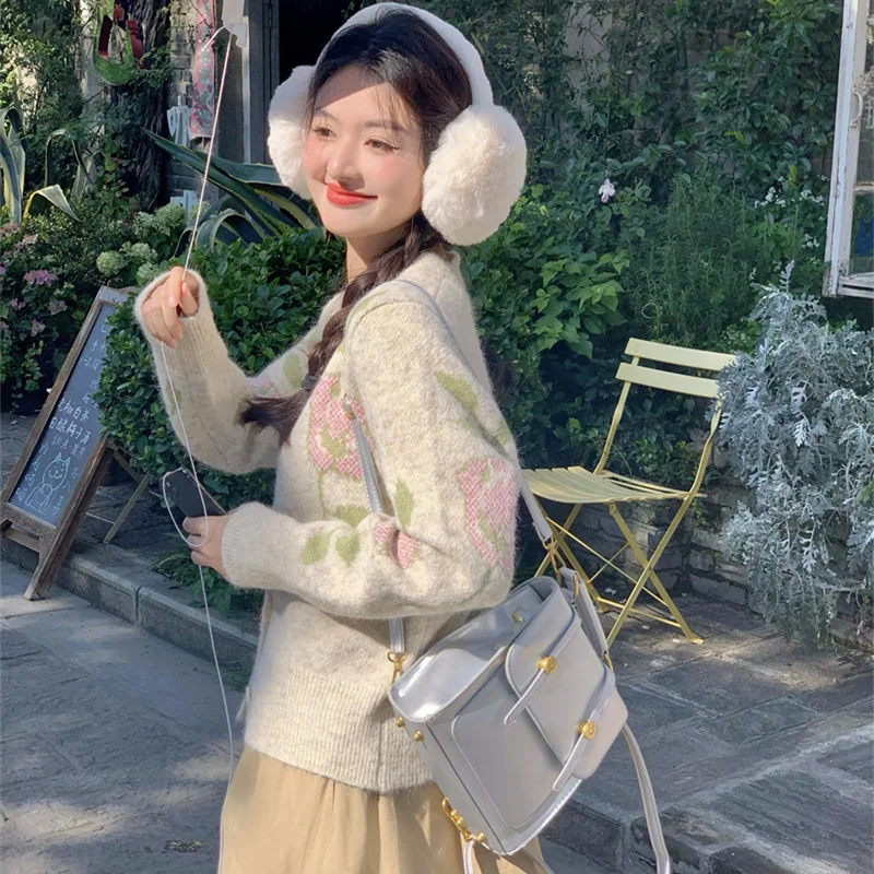 سترة محبوكة راقية سترة نسائية أوائل الخريف 2025 جديدة غير قابلة للبالون طويلة Sve مستديرة Ne ملابس خارجية بطول منتظم