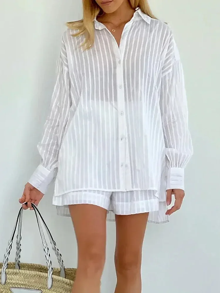 

Korean Fashion Women's Long Sleeved Striped Jacqu Two-Piece Set Casual Lantern Lapel Shirt with Versatile Shorts for Women