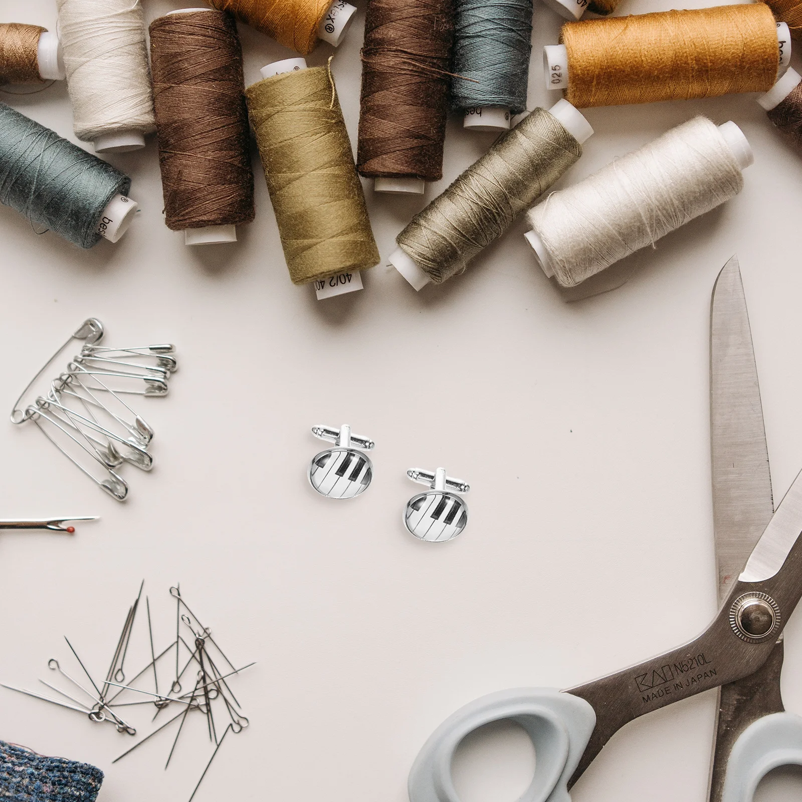 

2Pcs Mens Cufflinks with Piano Pattern Elegant Tuxedo Studs for Suits Business Wedding Vintage Style Metal Cuff Links Gift Idea