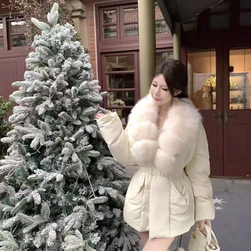 Luxury Fox Fur Collar Winter Warm Down Jacket Women Slim Loose Waistband Trend Fur Coat Short Puffer Jacket White Duck Down Top