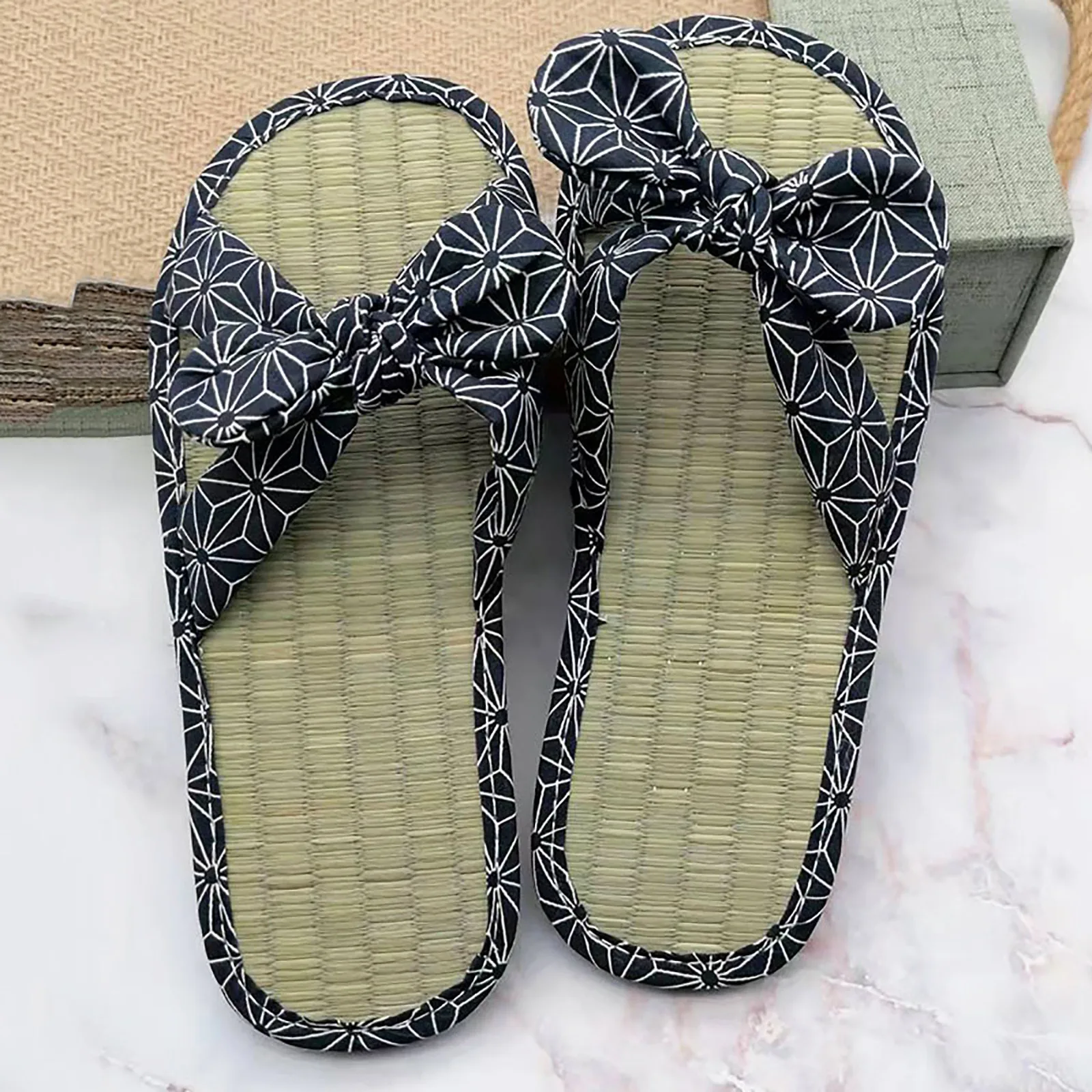 Ladies Straw Mat Slippers Bow Rattan Grass Home Slippers 2024 Summer Newest Fashion Open Toe Flat Comfortable Leisure Sandals