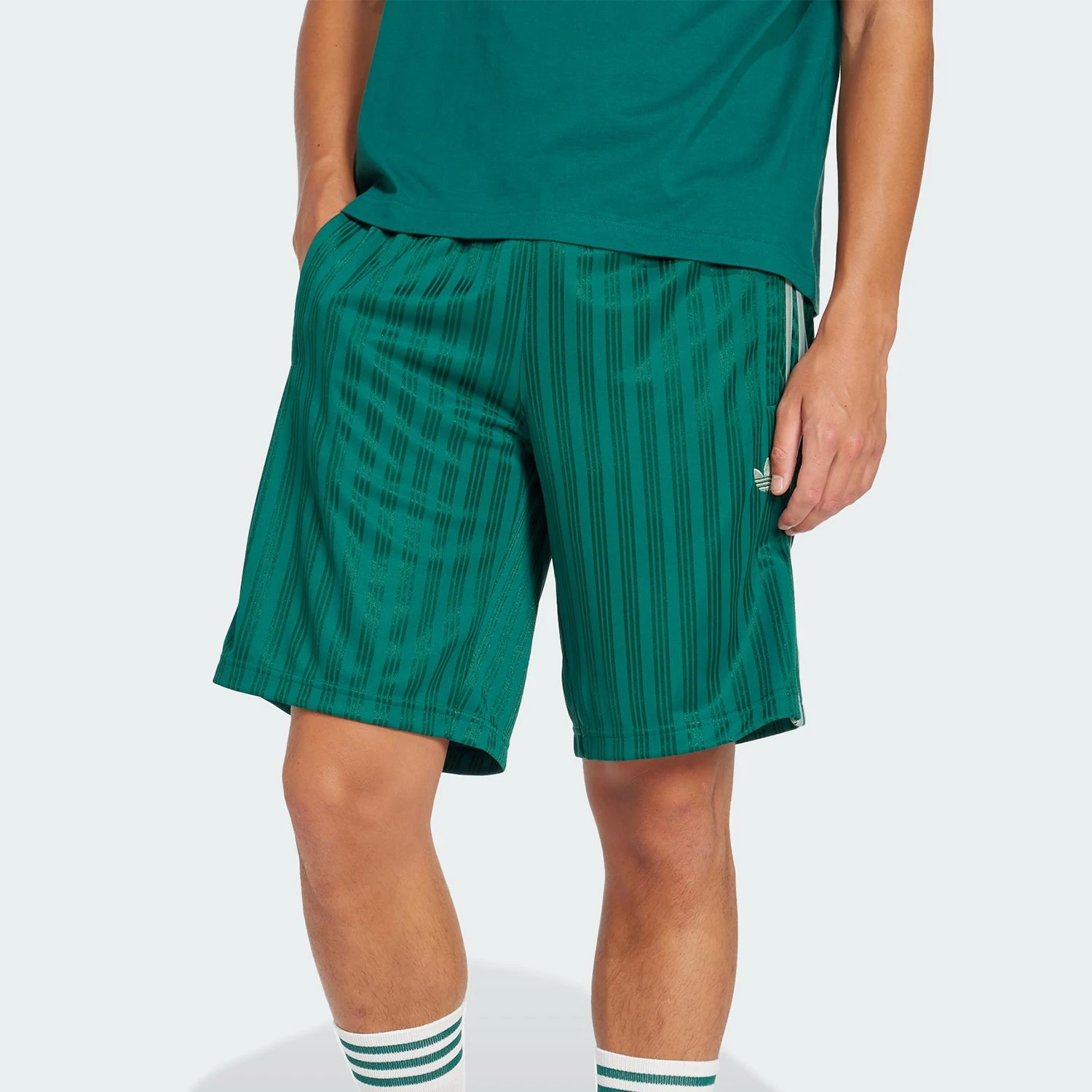 

Adidas genuine Three Stripes Men's Striped Sport Breathable Classic Shorts JP1031