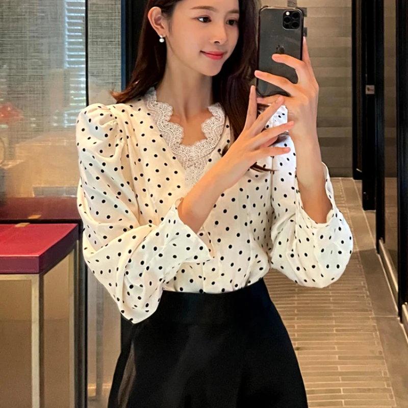 REALEFT 2024 New Polka Dots Women\'s Blouse Spring Elegant Lace Patchwork Long Sleeve Single Breasted Korean Blouses Female