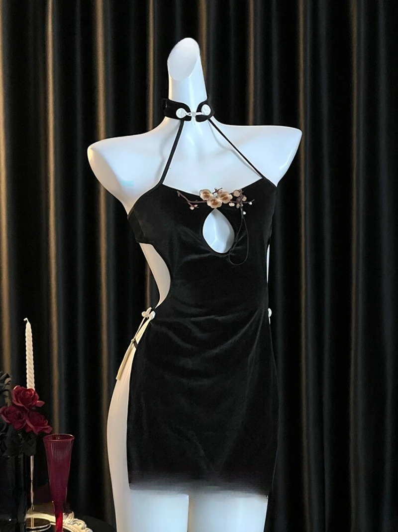 

Китайский ретро сексуальный Cheongsam с высоким разрезом и вышивкой сливы, костюм больших размеров Pure Beauty Bareback для женщин, элегантный и