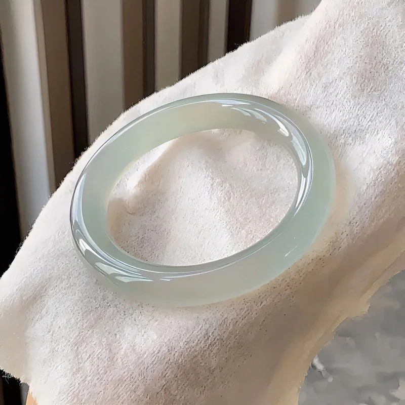 Chunky round high-quality clear chalcedony light green agate jade bracelet