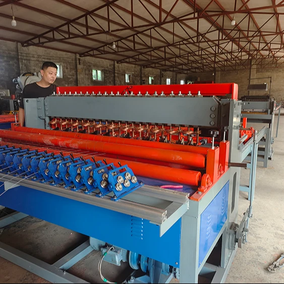 Macchina per la produzione di saldatura a punti automatica a rete metallica in rotolo di acciaio inossidabile 3D