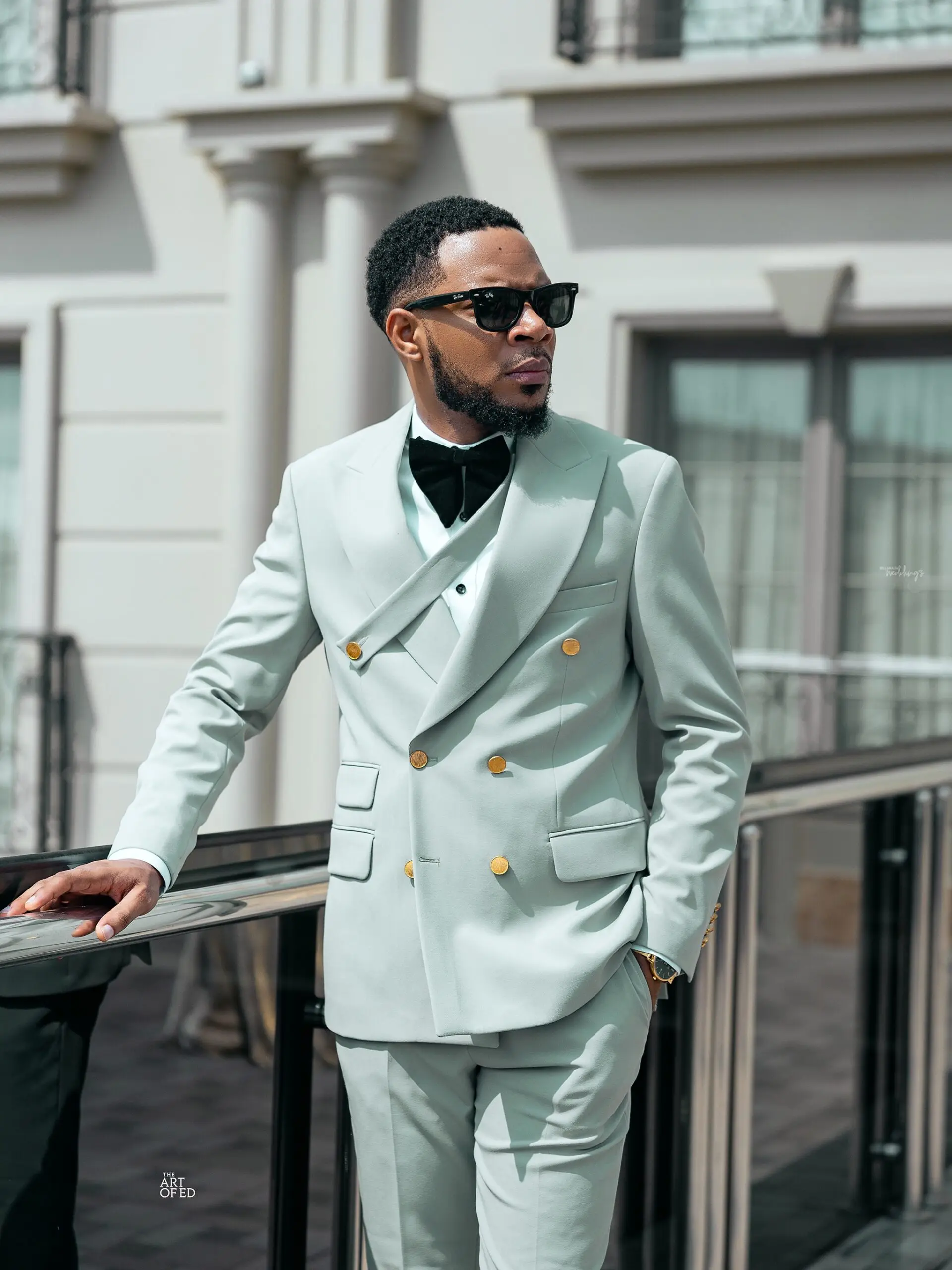 Elegant Man Tuxedos 2 Pcs Jacket Pants Design Men Suit Classic Fit Peaked Lapel Double Breasted Evening Wedding Groom Customized