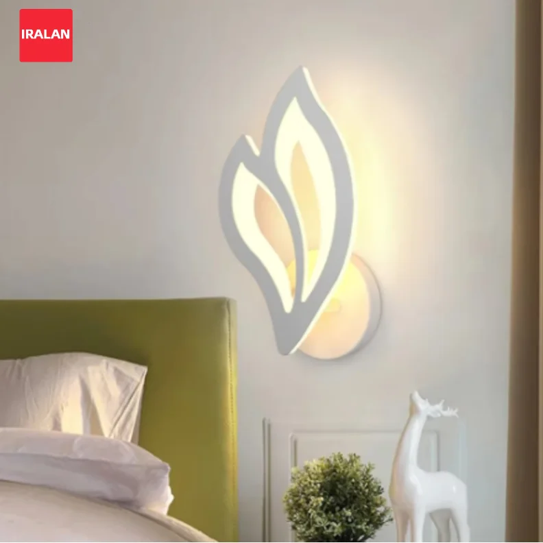 Modern Petal Shape Wall Lamp LED Wall Art Lamp Soft Light Flicker-Free For Bedroom Hallway Entrance Home Room Decor Wall Lamp