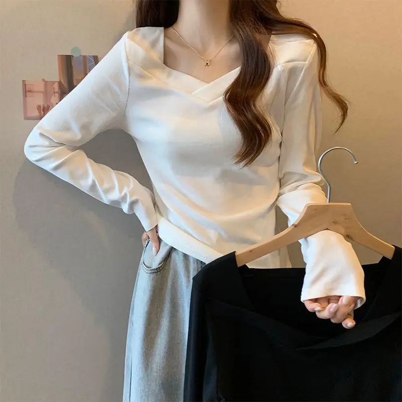Damenkleidung Herbst-Outfit V-Ausschnitt Basic-Shirt Langarm Einfarbiges T-Shirt Mädchen Studentin Design-Sense Damen Schlankes Thermo-Oberteil