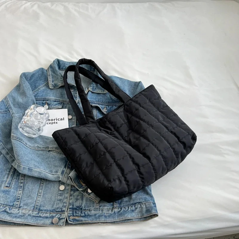 Gesteppte, gepolsterte Nylon-Tragetasche, große Kapazität, weiche Gitter-Schulterhandtasche, leichte Allzwecktasche für Arbeit, Einkäufe, tägliche Reisen – Detail 5