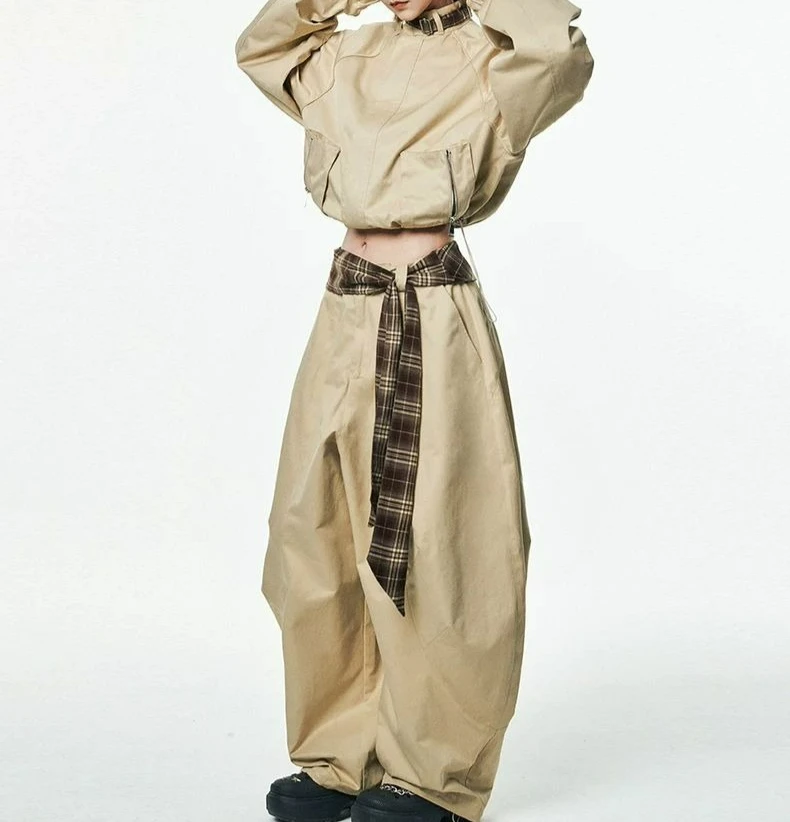 2025年春 ライトカーキ レトロ ワークウェア スタンドカラー ショートジャケット レディース 春デザインセンス カジュアルジャケット