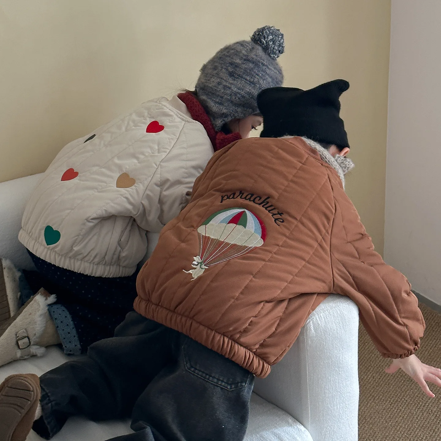 

Одежда для девочек, бархатная осенне-зимняя утепленная одежда для мальчиков, новинка 2025 года, одежда для девочек, зимние стеганые куртки для малышей