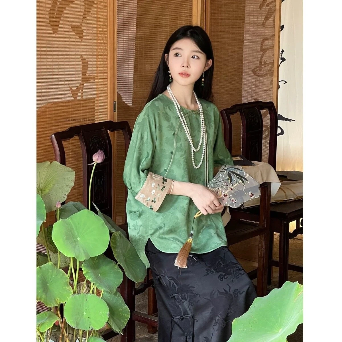 

Chinese Style Embroidered Long Sleeved Shirt For women's Spring Autumn Round Neck Embroidered Blouse Tangsuit Blouse