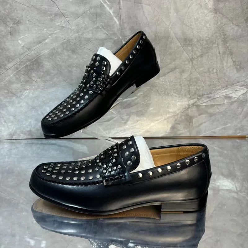 

British Man Metal Flat Rivets Studs Loafer Shoes Hombre Zapatos Black Cow Leather Slip On Leisure Leather Shoes