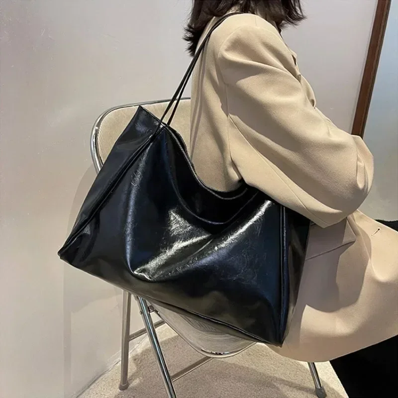 Tote Bags for Women Large Capacity Underarm Pouch Soft Pu Leather Shoulder Bag Retro Casual Handbag Portable Bucket Bag 2025 New