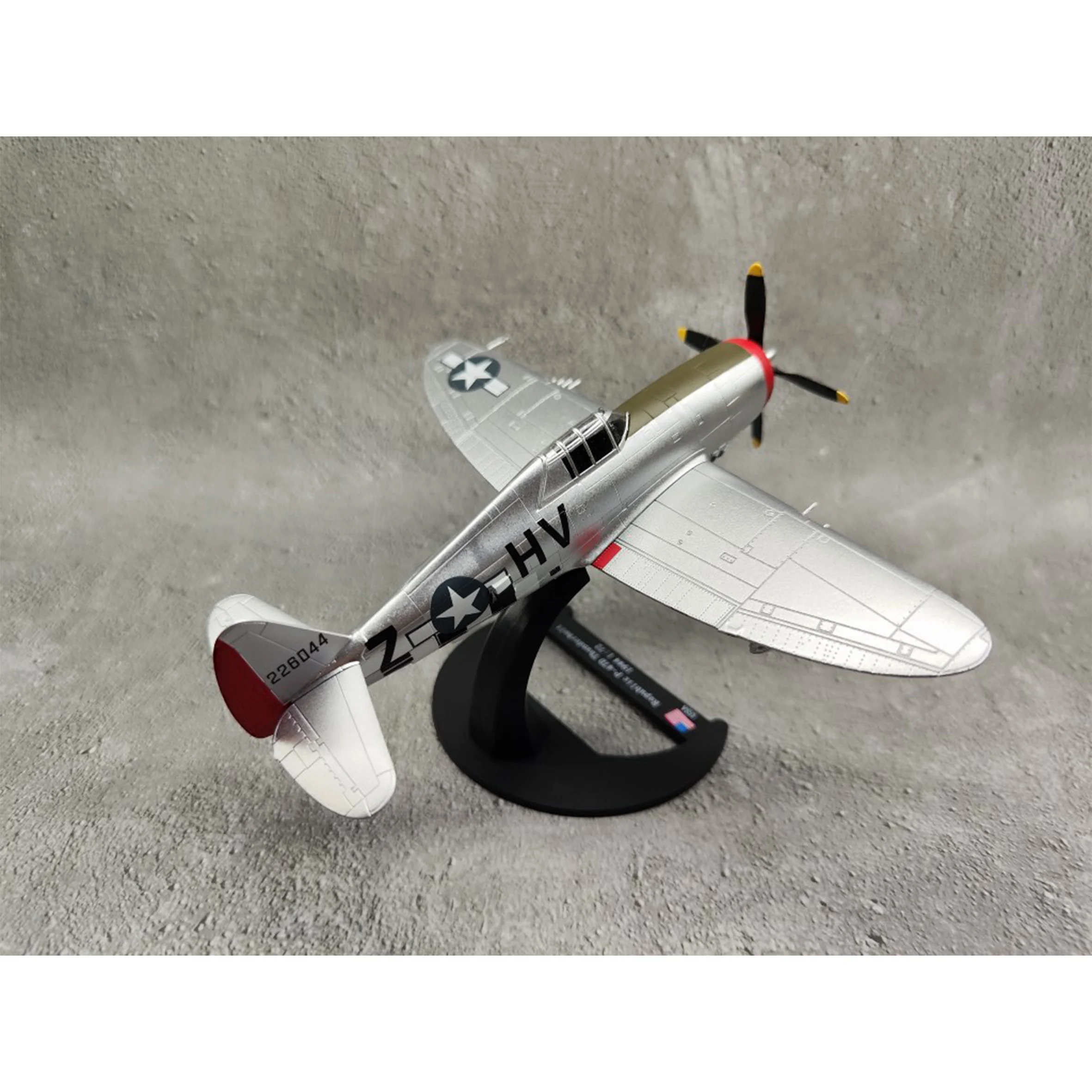 1/72 WW2 US P-47 fighter model Alloy finished aircraft model (flight mode)