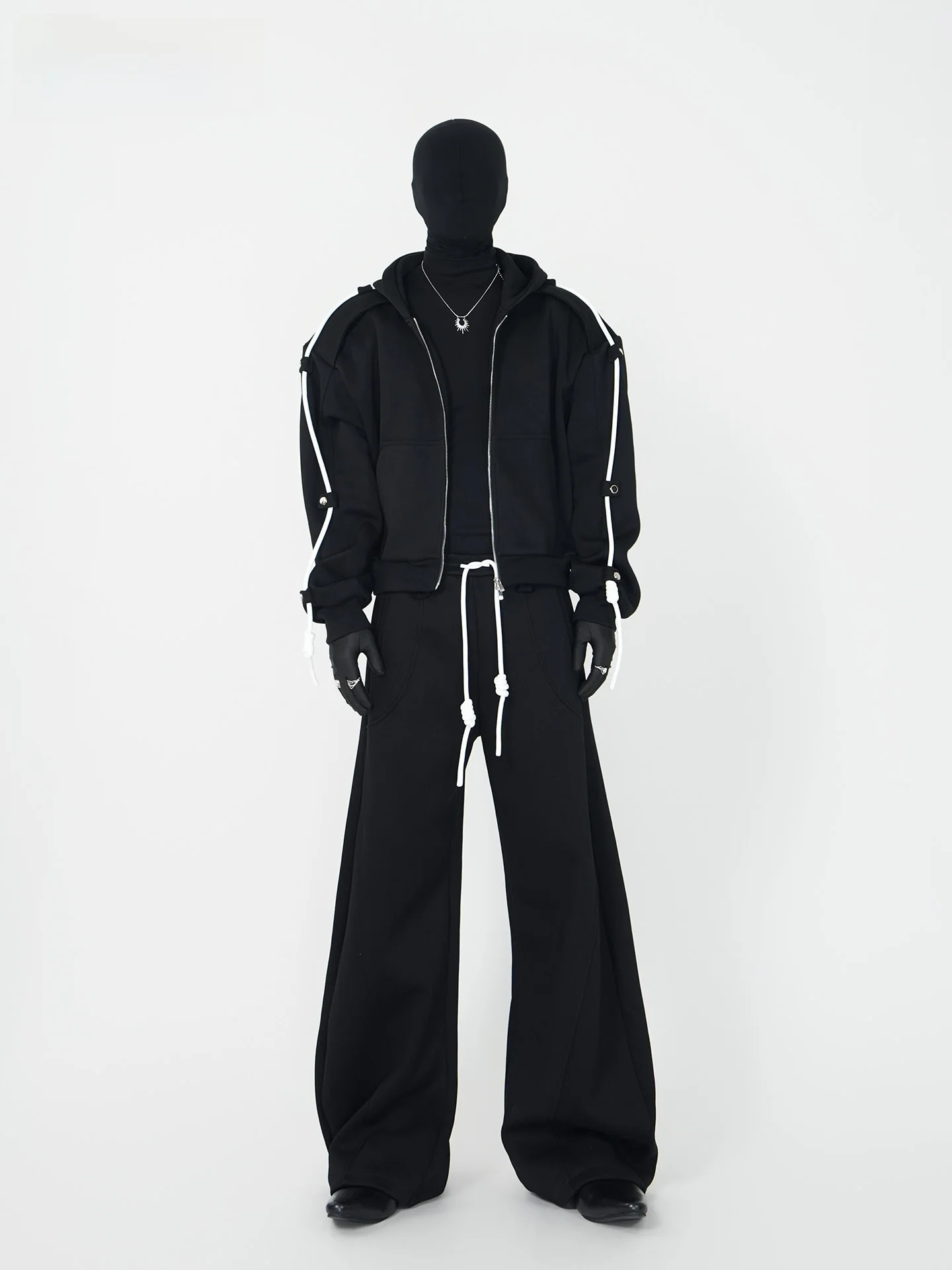 

Комплект VE2 Dark Pioneer: Модная молодежная одежда — худи с усиленными плечевыми накладками и брюки с изогнутым кроем, мужской комплект из двух предметов