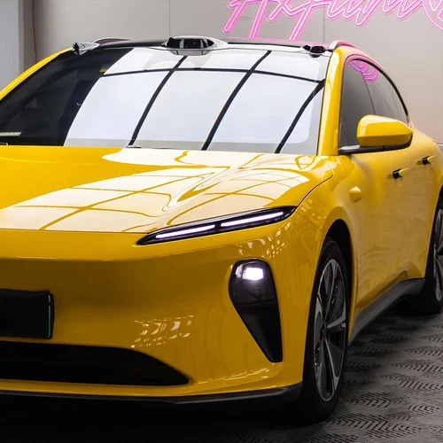 Película de envoltura de coche de color amarillo oscuro de alto brillo, pegatina de vinilo para coche, pegatina de vinilo para mascotas, accesorios de decoración para coche sin burbujas