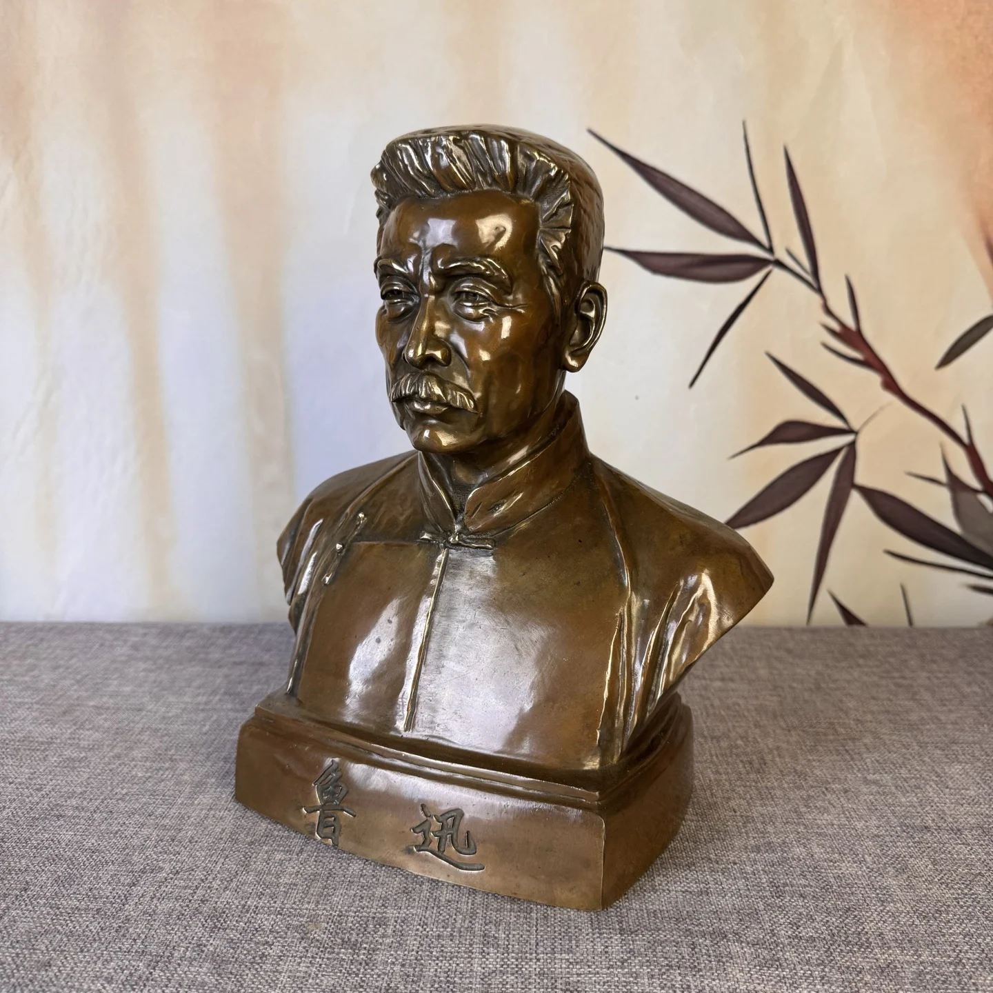 Old Brass Lu Xun bust writer better known as Lu Xun literati Wenfang screen Amass wealth Town house Exorcism