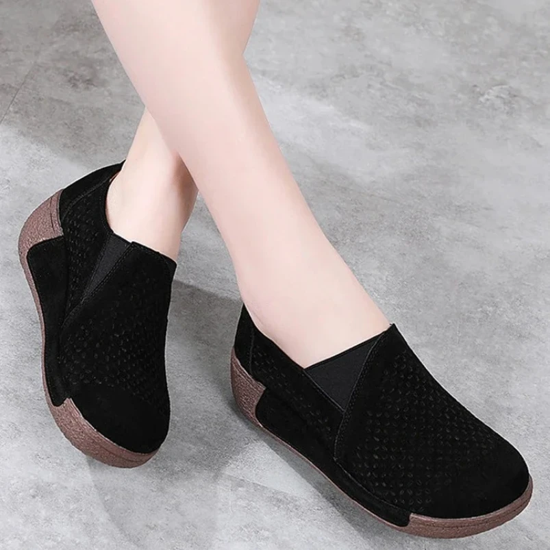 2025 جديد أحذية رياضية مجوفة قابلة للتنفس للنساء الكورية أحذية منصة سوينغ غير رسمية الإناث فو الجلد المدبوغ خمر