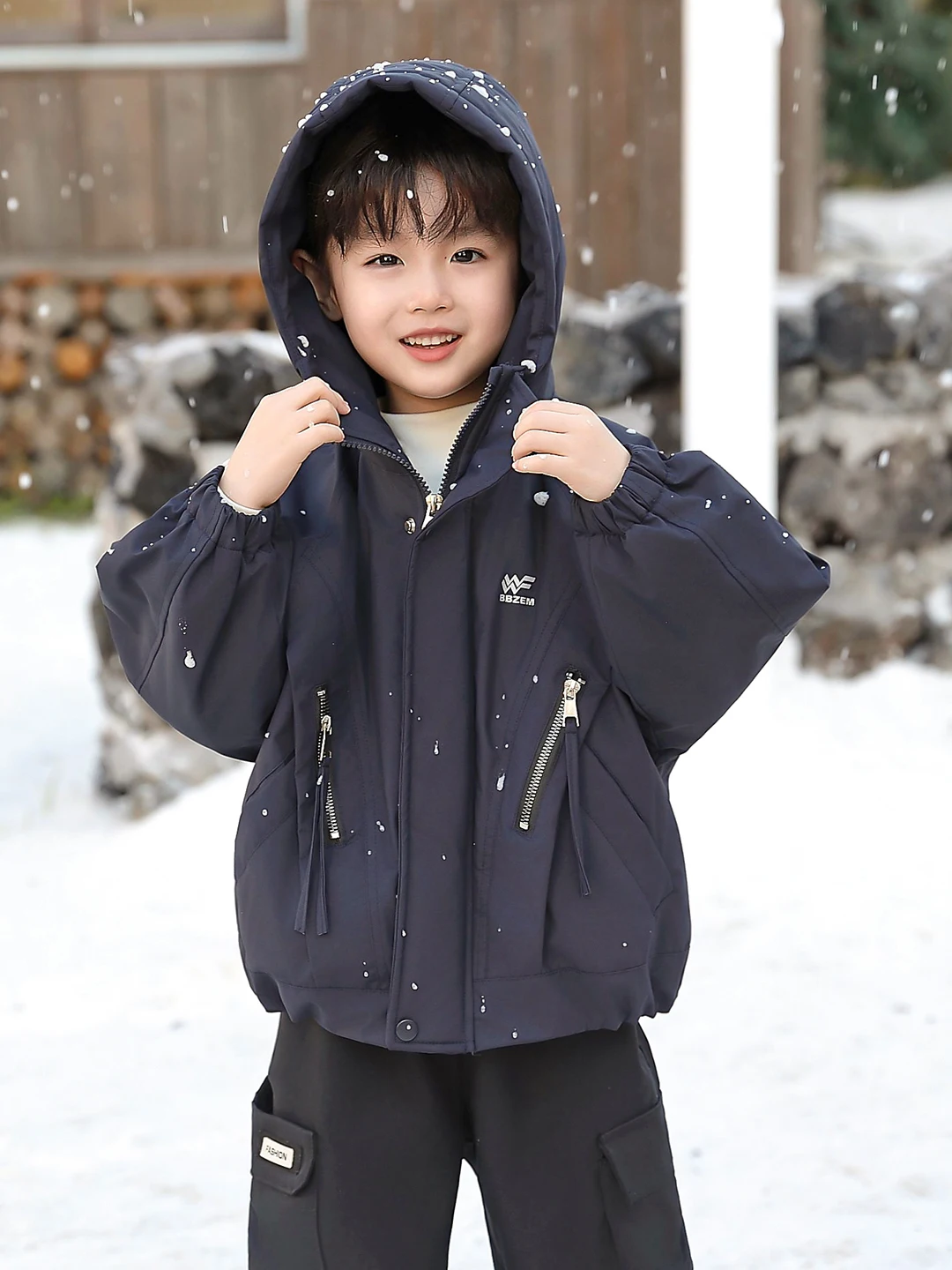 

Утепленная хлопковая куртка с капюшоном и воротником из кроличьего меха для мальчиков, стильная зимняя верхняя одежда, молодежная модная куртка на молнии с длинными рукавами и воротником-стойкой.