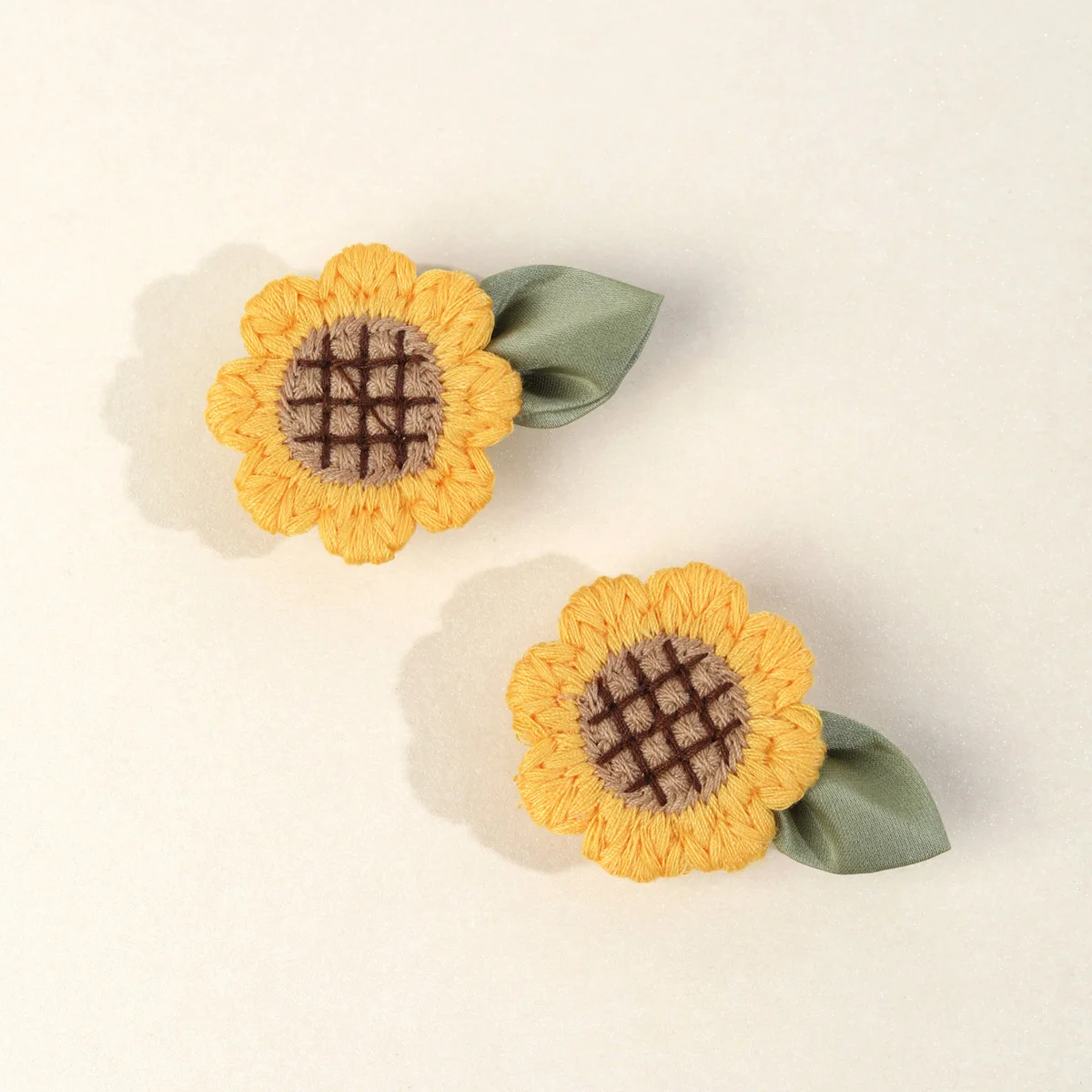 2 PC Children Girls Lovely Hair Clips Decorated with A Sunflower Suitable for Daily Wear Kids Hair Accessories Headwear Hairpin