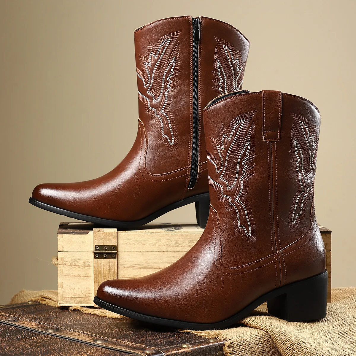 Fashionable Embroidered Men's Western Cowboy Boots Outdoor Sports Men's Knight Boots Snow Boots view 2