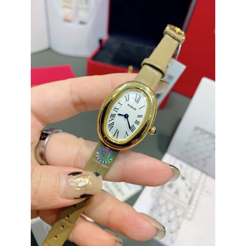 

Women's New Sapphire Oval Pointer Delicate Small Dial Waterproof Quartz Watch Imported from Bathtub