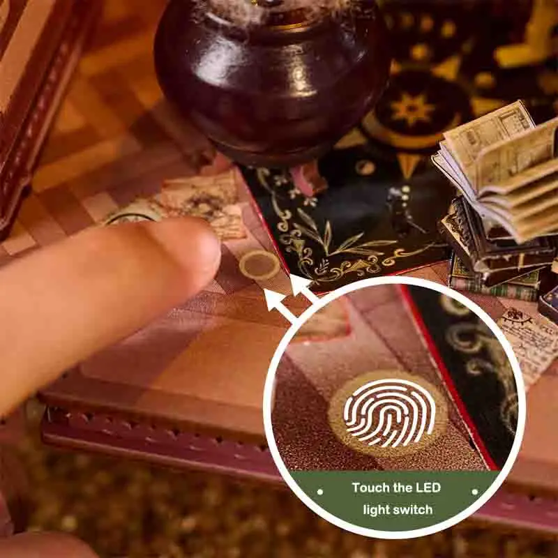 DIY Houten Magische Koets Cabine Casa Beeldjes Miniaturen Gemonteerd Huizen voor Vrienden Verjaardagscadeaus Home Decor Ambachten