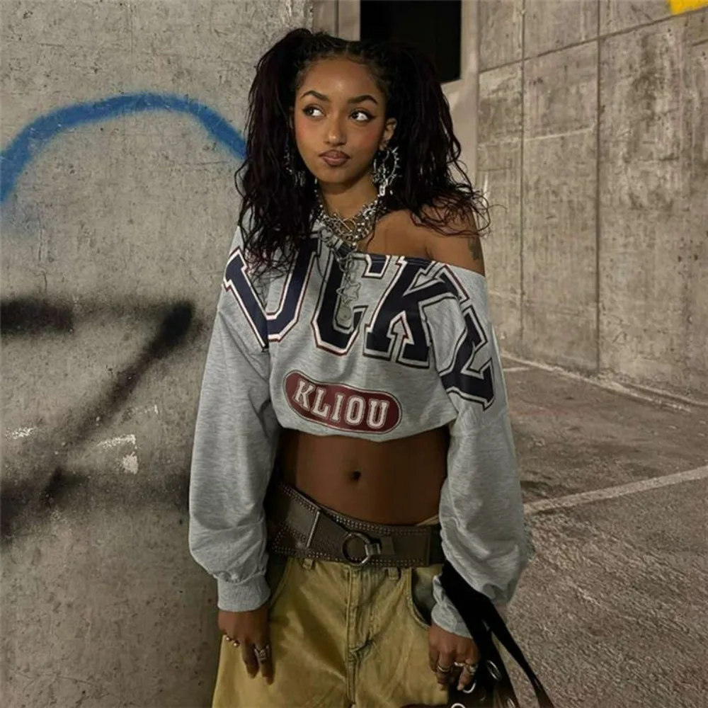 

Футболка с открытыми плечами и граффити, асимметричный укороченный топ, игривый Baddie, эстетичная городская уличная одежда, облегающий топ Kenopsia Chic