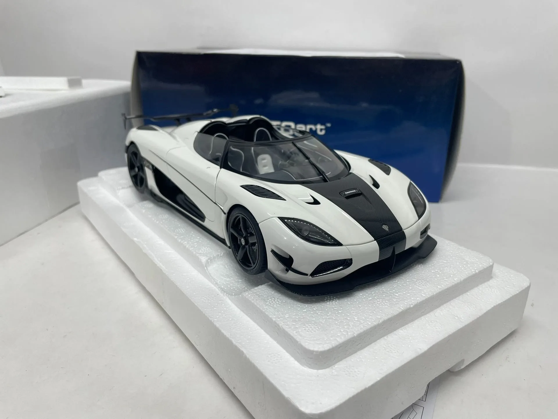Autoart 1:18 Agera RS White Black Simulation Limited Edition All Open Alloy Metal Static Car Model Toy Gift