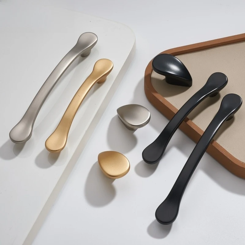 Luxury Matte Black Gold Silver Zinc Alloy Handle Pulls Modern Simple Design for Bedroom Closet Drawer Cupboard Door