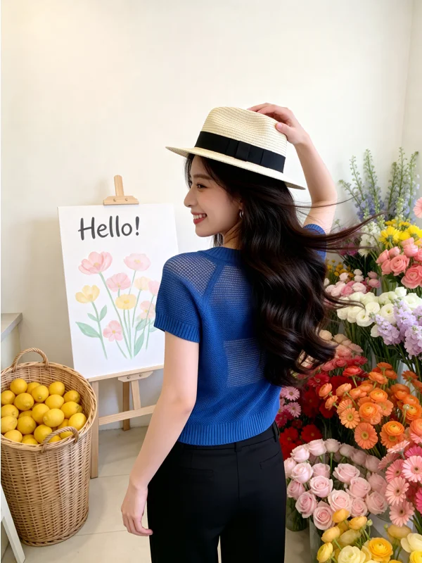 

Blue Thin Short Sleeve Knitted Shirt Fashionable Slim Fit Summer Top for Women Youthful Style Cotton Knit round Neck Design