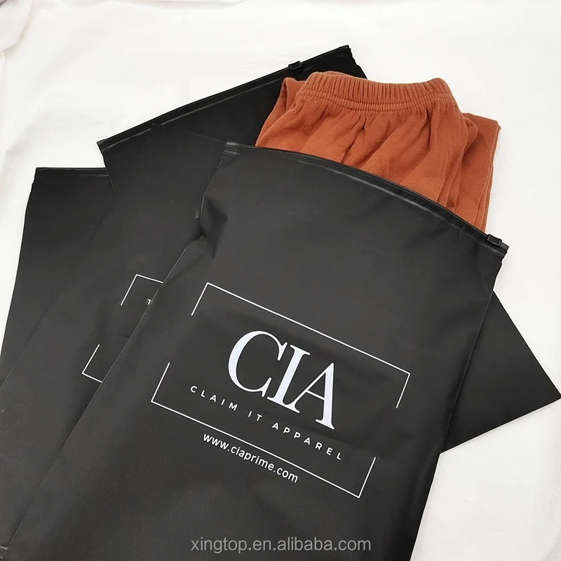 Customized product、Matte black poly mailer zipper lock frosted plastic packing zipper garment packaging bag custom print for clo