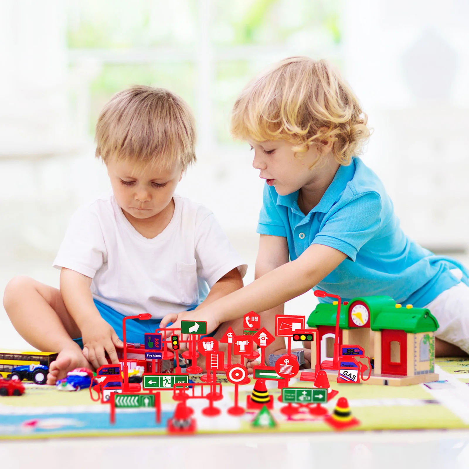 

28 pcs Mini Signs Set Road Sign For Kids Light Lamp Street Sign Educational Traffic Signs Plaything Mini Cones Traffic Signal