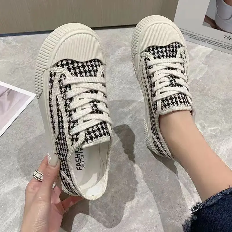 Luxury 2024 Fashion Comfortable Women's Running Shoes New Trend Lightweight and Versatile Student Casual Sports Shoes sneakers