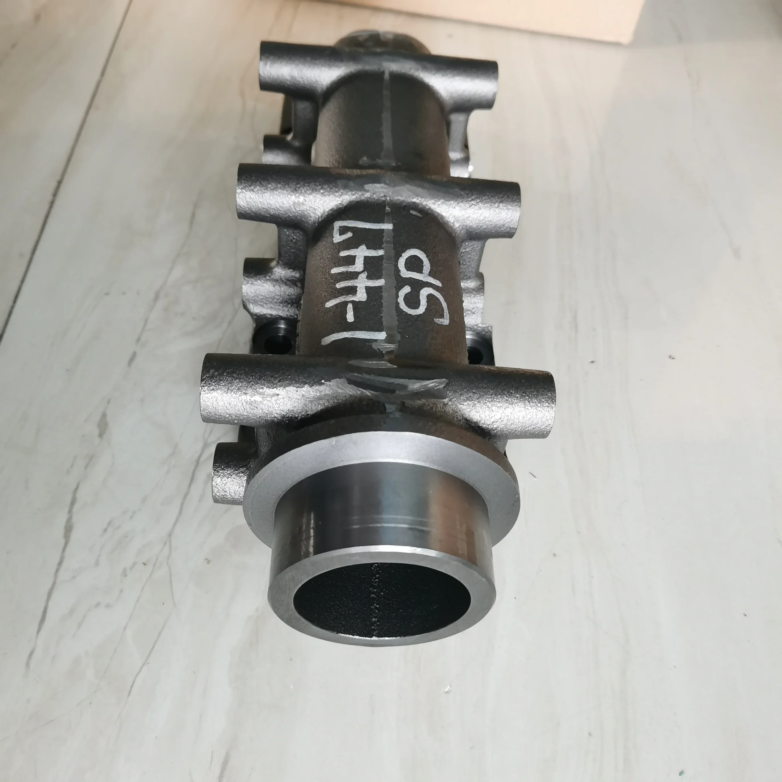 

Excavator Swing Machinery Parts SAA12V140E Engine Manifold 6215-11-5131 exhaust manifold pipe