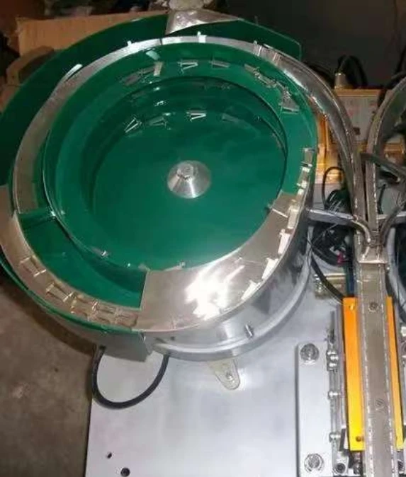 Customized vibration disc automatic screening and sorting screw machine. Please contact before placing an order